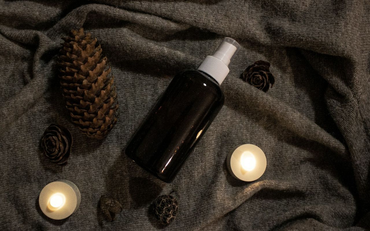 빛 아래 놓인 바디케어